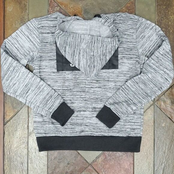 Graphic 'Throw Shade' Hoodie. size small, new no tags. - Picture 4 of 8